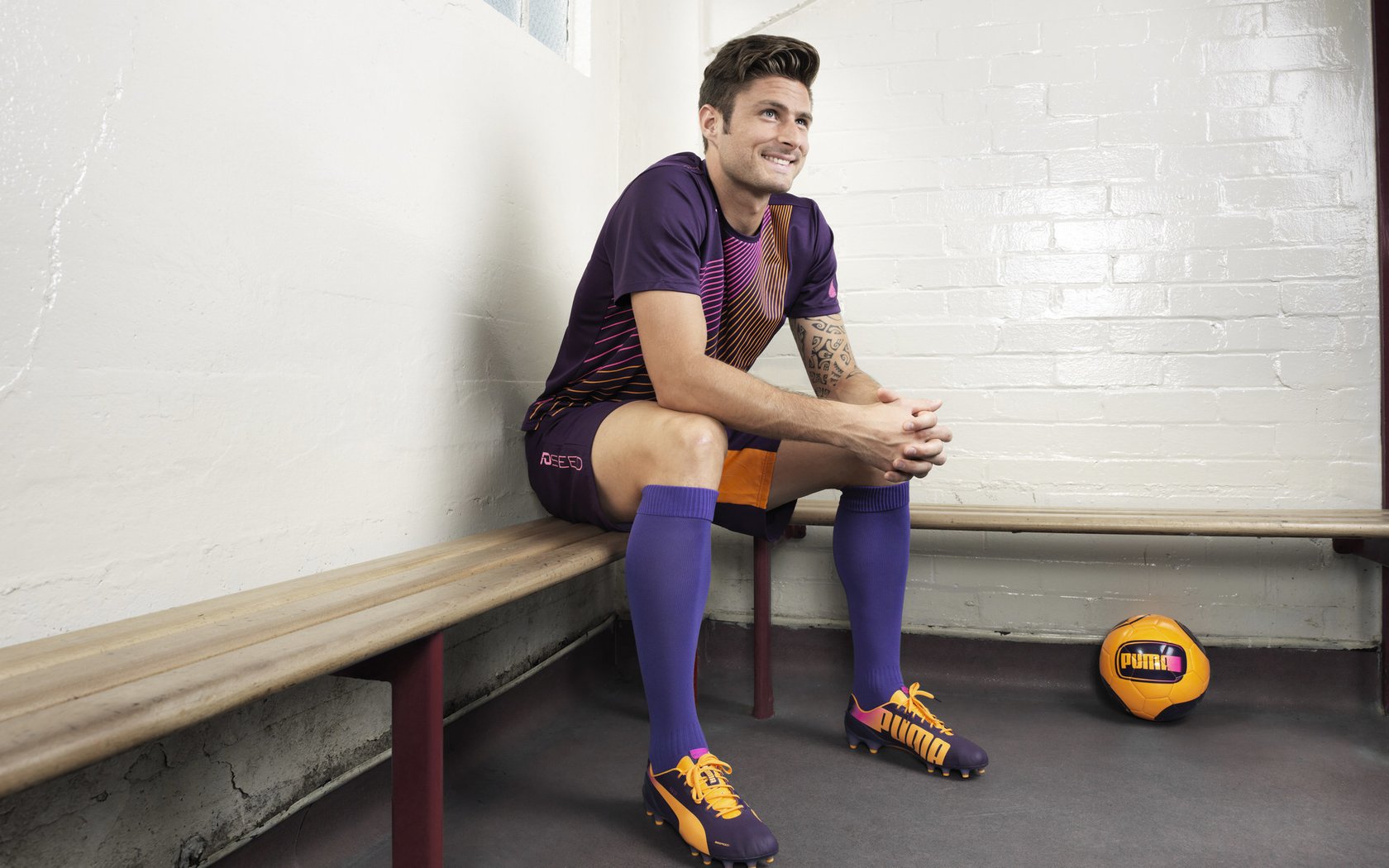 兰斯队员默契传球，助队保持胜势，兰斯rbq